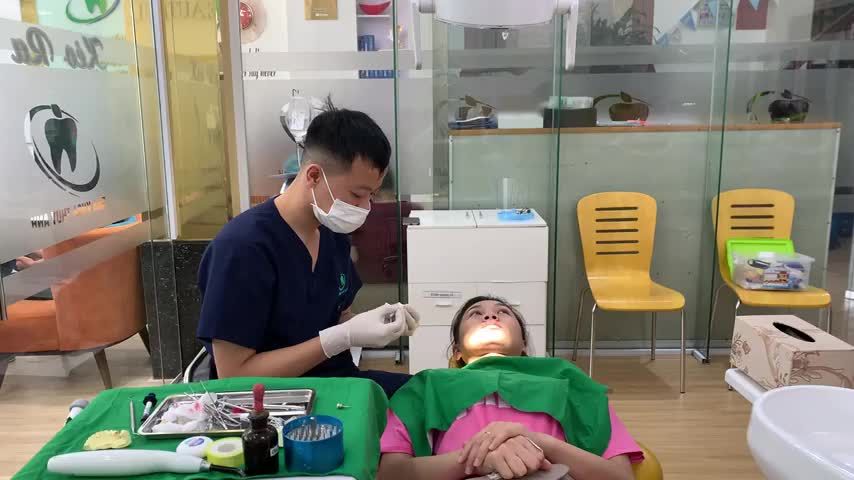 Lắp răng implant khôi phục răng 6 bị mất tại Nha Khoa Thùy Anh.