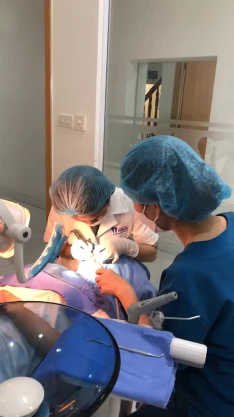 Quá trình mài 16 răng sứ tại Nha khoa Paris - Chi Nhánh Nghệ An