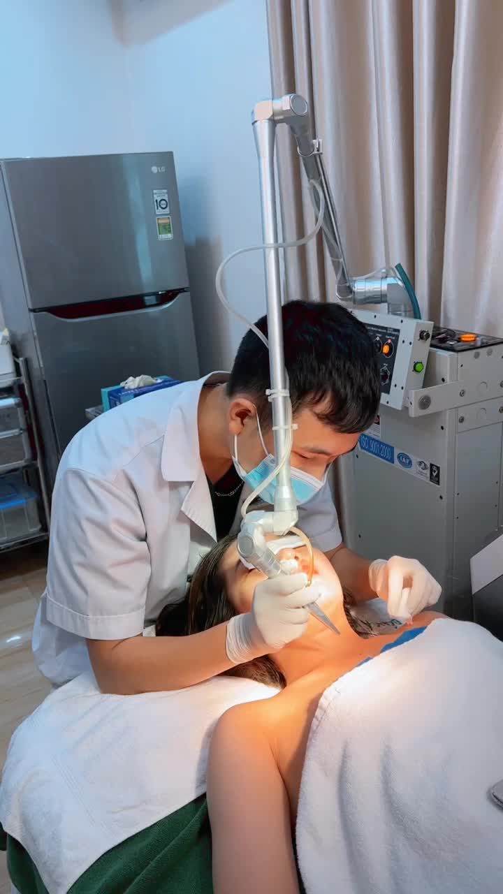 Quá trình xử lí mụn thịt vùng cổ