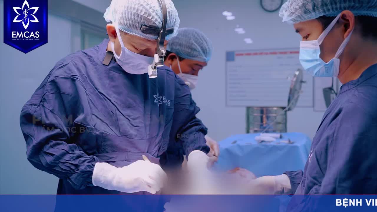 NÂNG NGỰC TUYẾN VÚ CHẢY XỆ LÀ GÌ