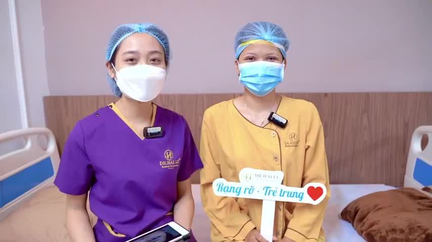 Mí mắt làm xong đẹp thế này nên chị tự tin lắm, biết thế đi làm sớm hơn