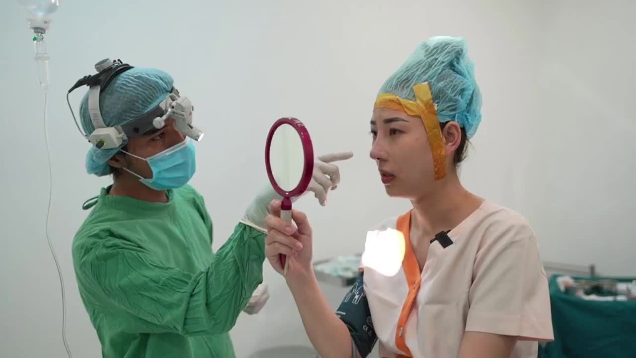 Ca nâng mũi cấu trúc sụn tai