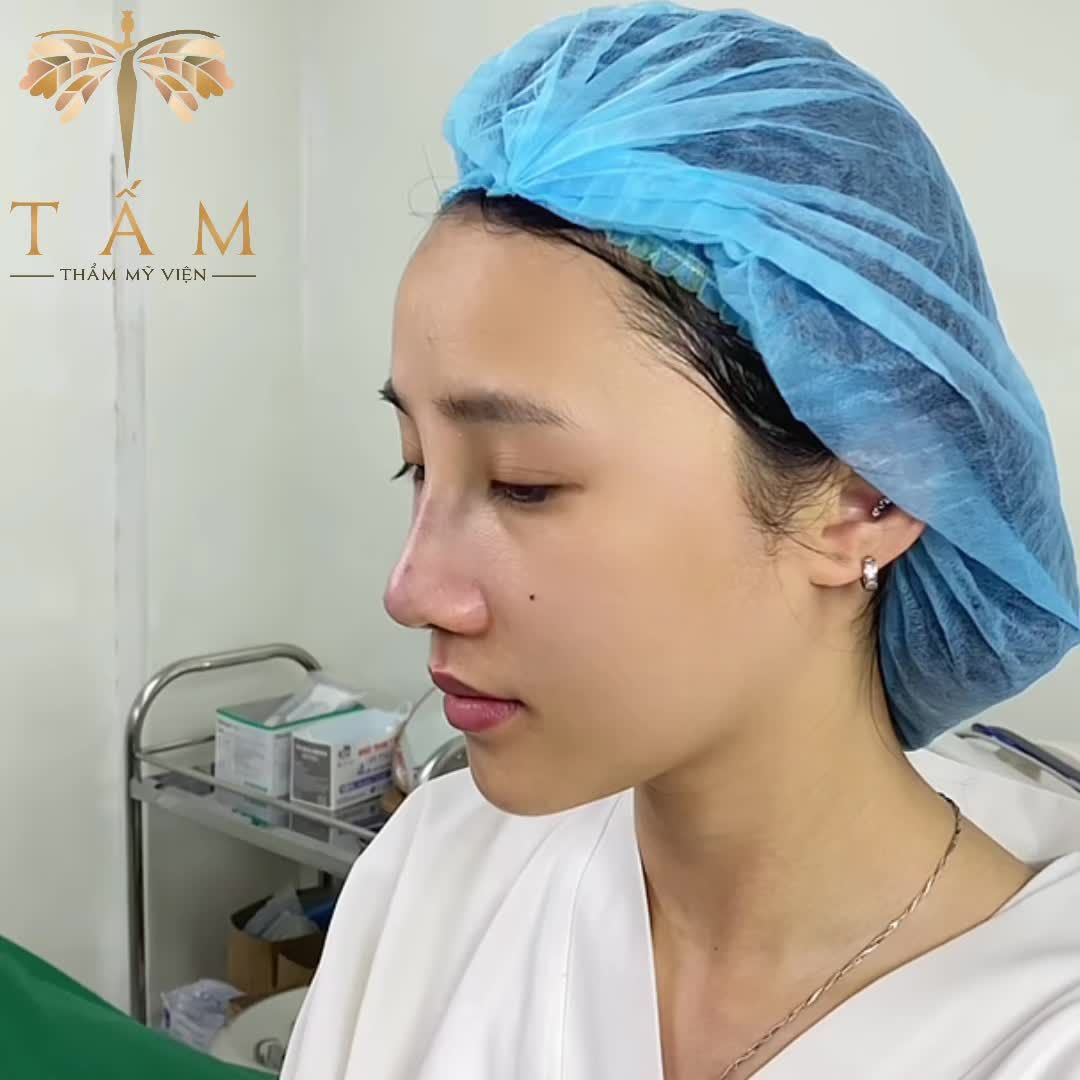 Biến hình cho khách hàng - nhiệm vụ mỗi ngày của Thẩm mỹ viện Tấm