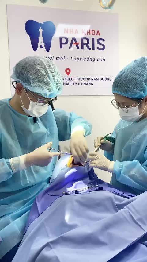 Quá trình cấy ghép 2 trụ Implant tại Nha khoa Paris - Chi Nhánh Đà Nẵng