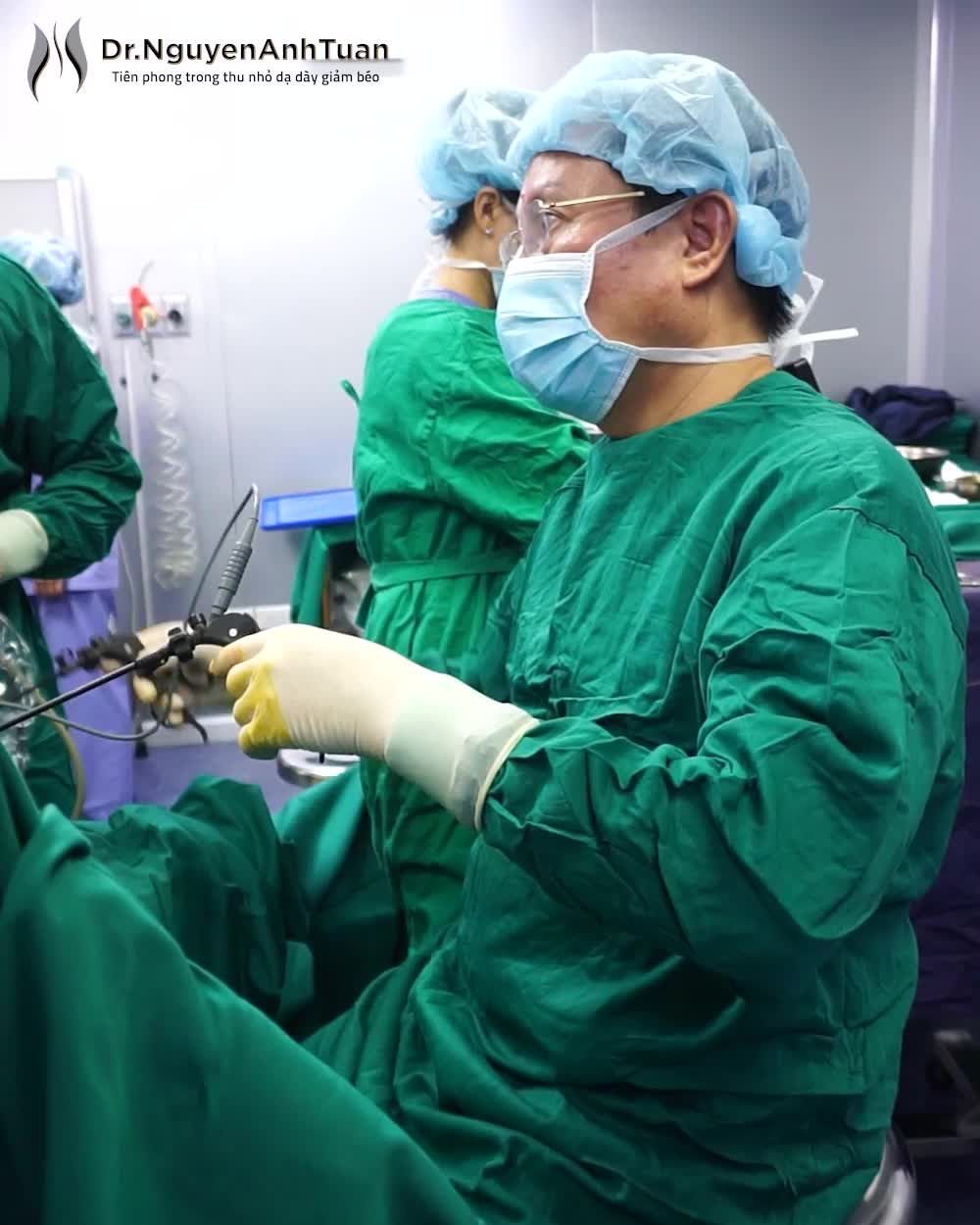 Ca phẫu thuật thu nhỏ dạ dày giảm béo cho bệnh nhân có BMI khủng được chúng tôi nhắc đến trong video đầu tuần đã diễn ra thành công.