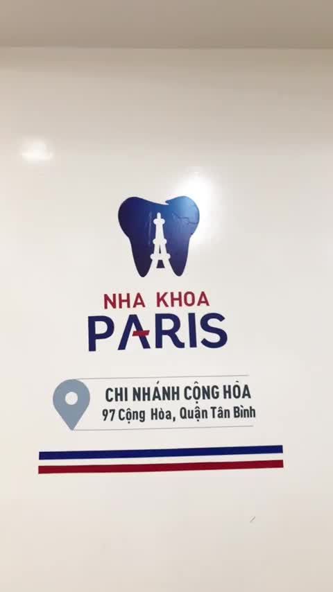 Cận cảnh ca gắn mắc cài sứ tự buộc AI Deisgn tại nha khoa Paris số 97 Cộng Hoà,p4,quận Tân Bình
