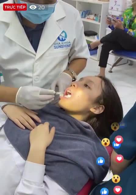 Cuối ngày thực hiện ca gắn mắc cài cho khách hàng