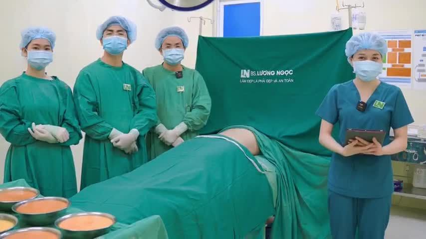 Hoàn thành ca thực hiện hút mỡ tạo dáng sau 2 giờ hút mỡ kết hợp tạo dáng cho trường hợp Khách hàng