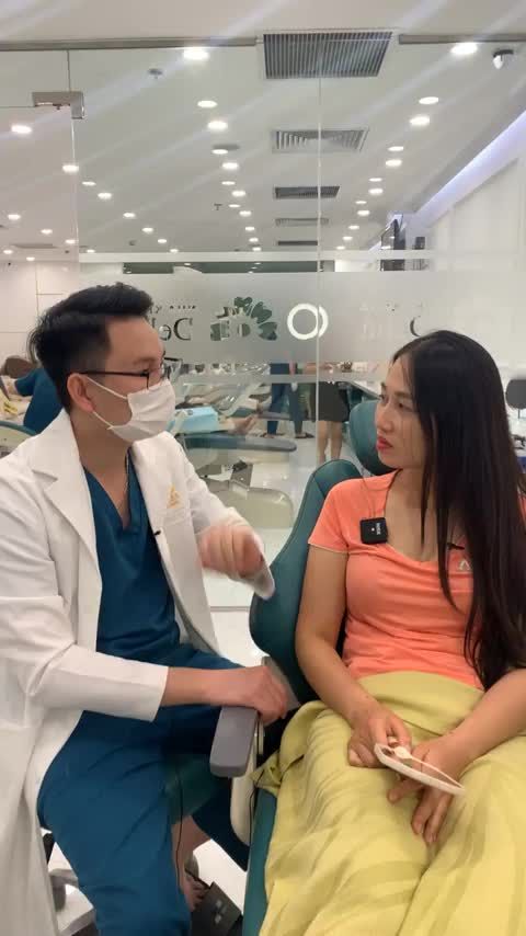 Thần thái thay đổi 360 độ sau thẩm mỹ răng sứ tại Delia