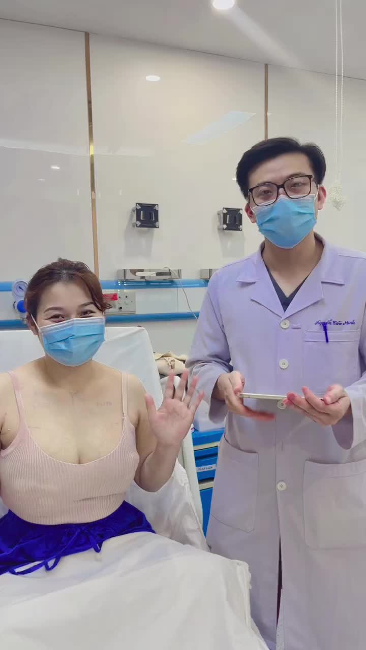 Nữ khách hàng Việt Kiều Ả Rập - Kết quả sau 3 ngày thực hiện combo Nâng ngực+Tạo hình bụng