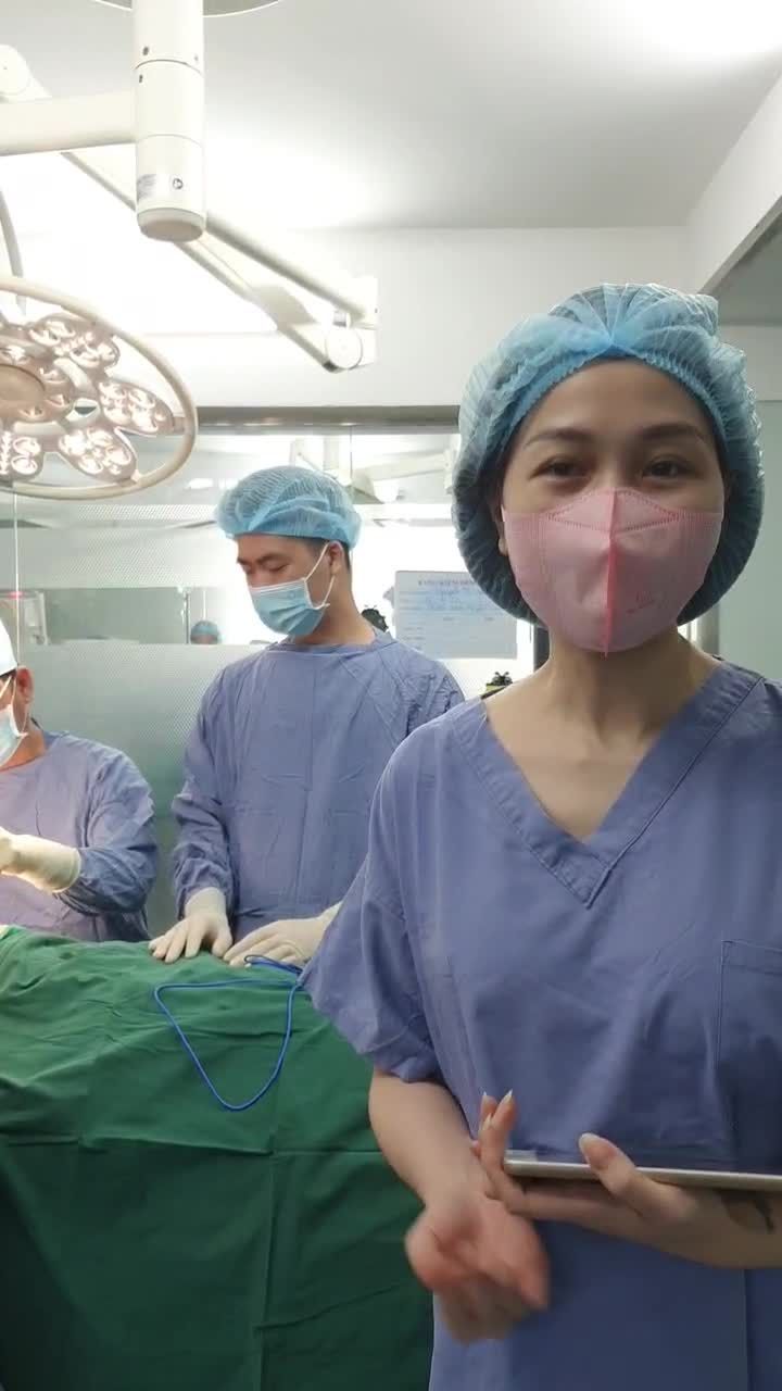 BUỔI SÁNG TẠI PHÒNG MỔ CÙNG BS TƯƠI