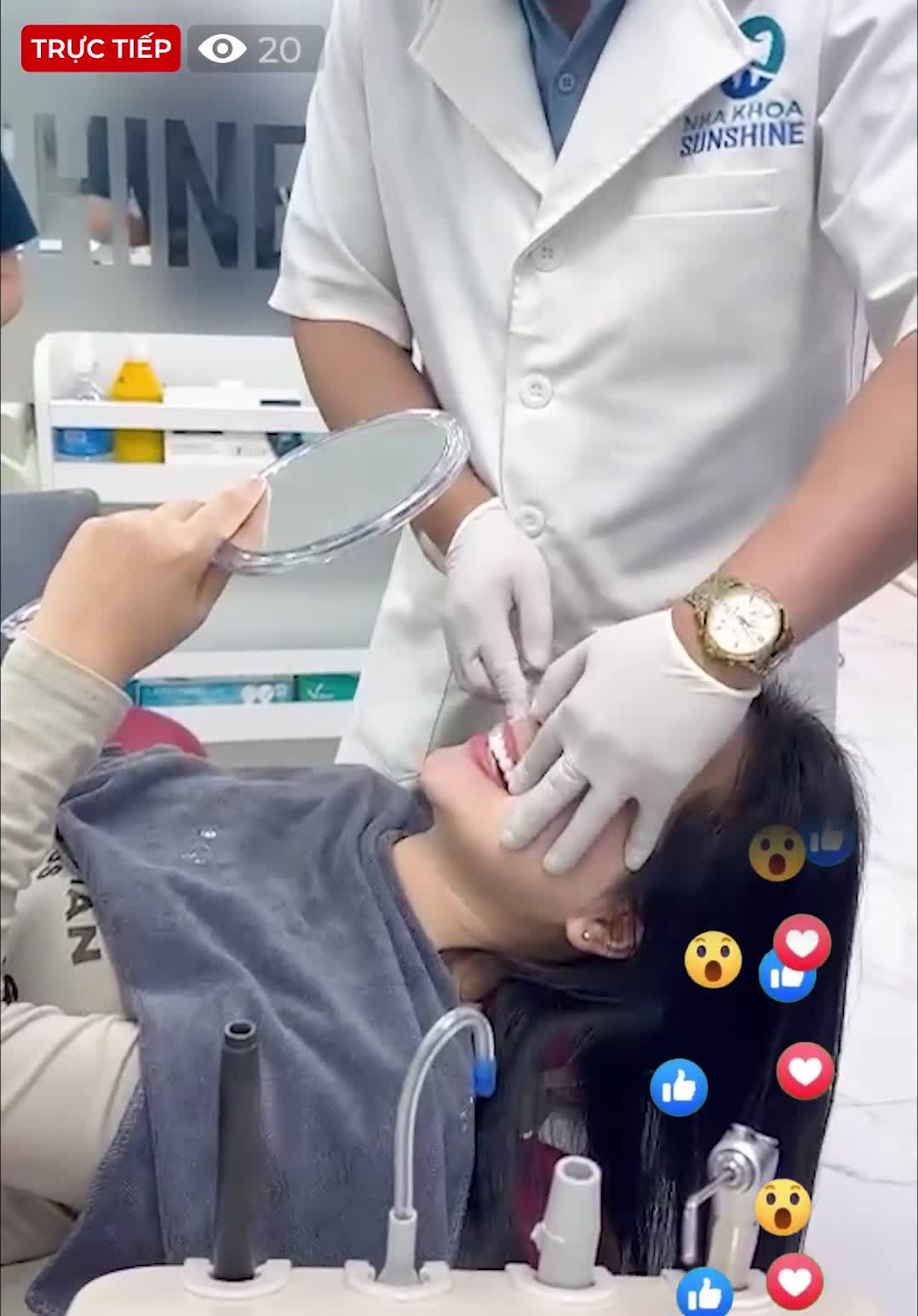 Bác sĩ vừa thực hiện xong ca thẩm mỹ 16 răng sứ cao cấp LAVA PLUS cho khách hàng ĐINH THỊ THU