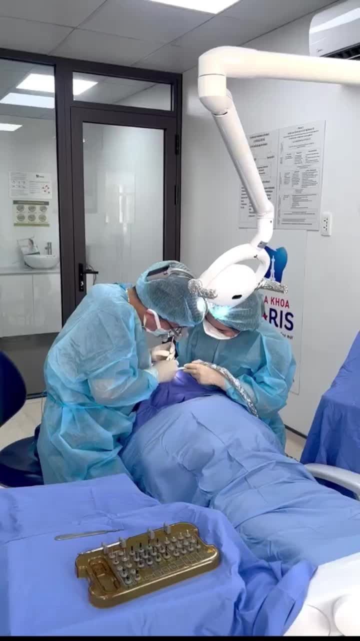 CA CẤY TRỤ DENTIUM CHO CÔ KHÁCH HÀNG ĐẾN TỪ BÃI CHÁY, QUẢNG NINH