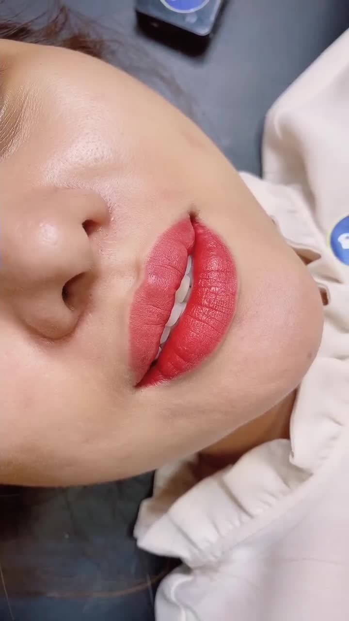 COMBO MÀY SẮC NÉT - MÔI CĂNG MỌNG QUYẾN RŨ ĐẸP TỰ NHIÊN GIÚP CHỊ KHÁCH HÀNG THĂNG HẠNG NHAN SẮC
