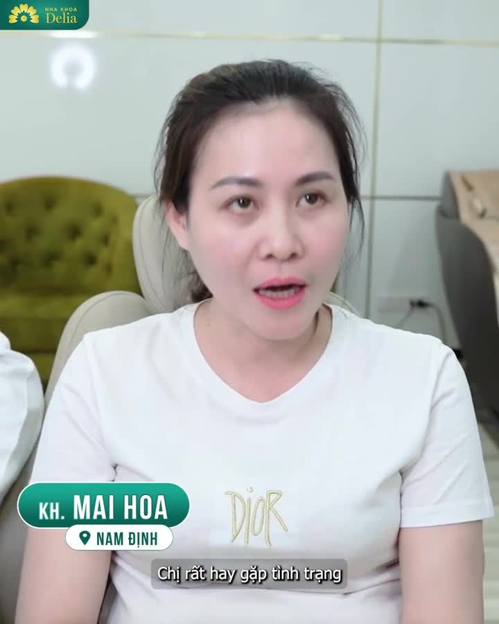 Mấy năm nay chị luôn tự ti với hàm răng ố vàng, không dám đi làm răng vì sợ đau, sợ không được đẹp như mong muốn.
