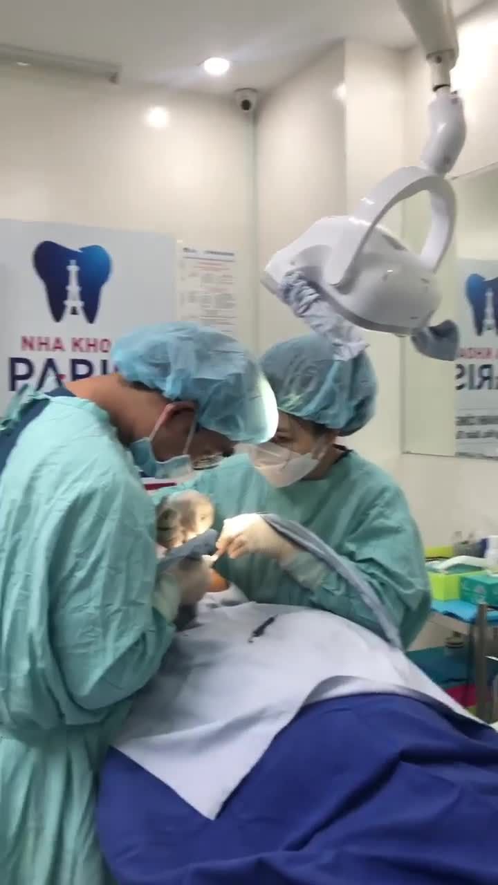 Phẫu thuật cấy ghép Implant  2 trụ Hàn Quốc - dòng Dentium tại Nha khoa Paris 97 Cộng Hòa, HCM