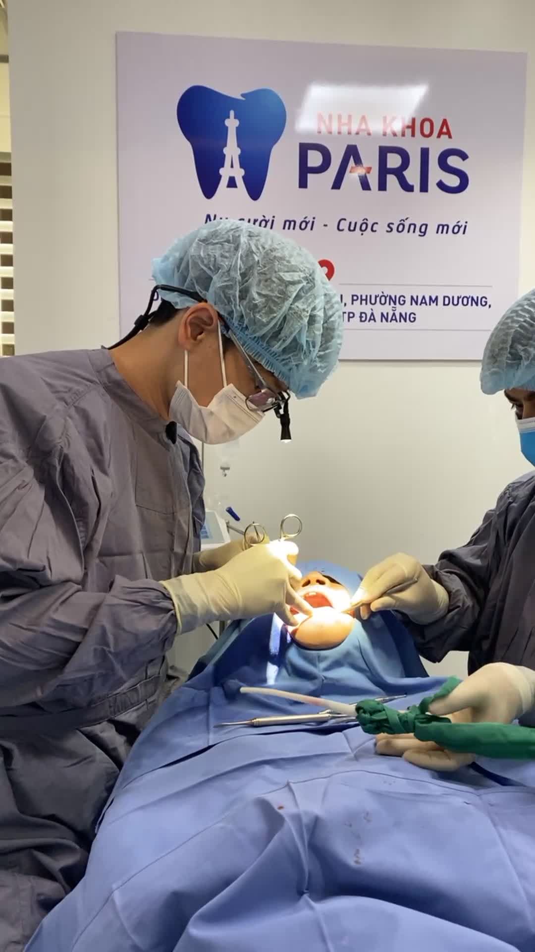 Quá trình cấy ghép 3 trụ Implant tại Nha khoa Paris - Chi Nhánh Đà Nẵng