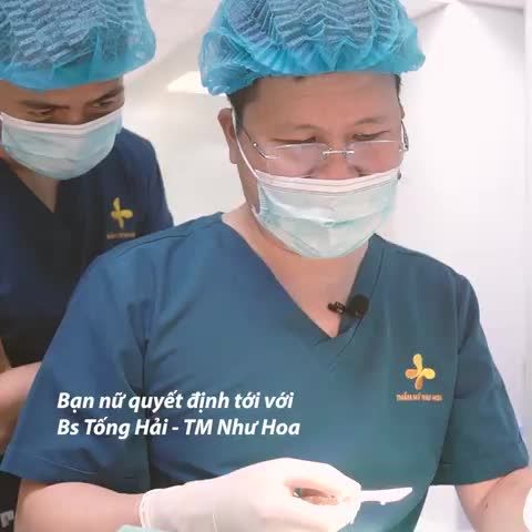 Nữ khách hàng từ Nghệ An ra Hà Nội, tìm đến Tiến sĩ Tống Hải để sửa lại dáng mũi.