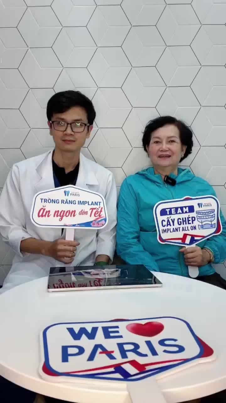 Cô Đinh Thị Bích đến từ Đà Nẵng sau quá trình cấy ghép ALL ON 6 tại Nha khoa Paris - Chi Nhánh Đà Nẵng