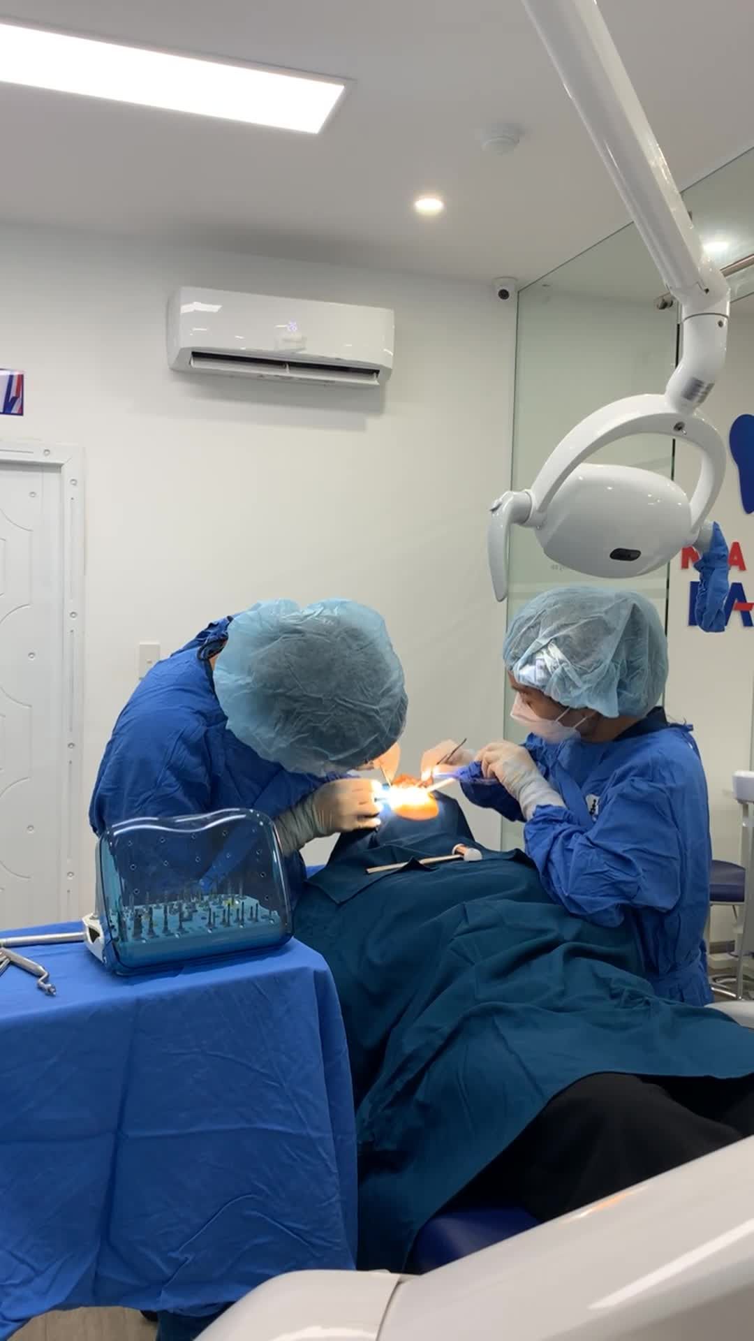 Cấy ghép trụ ETK cho cô khách hàng đến từ Buôn Ma Thuột