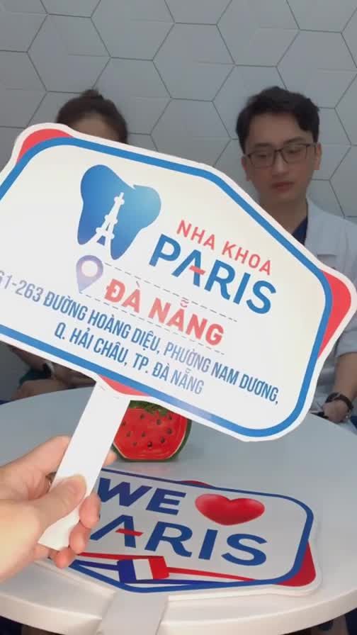 khách hàng sau quá trình lắp 20R sứ Lava tại Nha khoa Paris - Chi nhánh Đà Nẵng