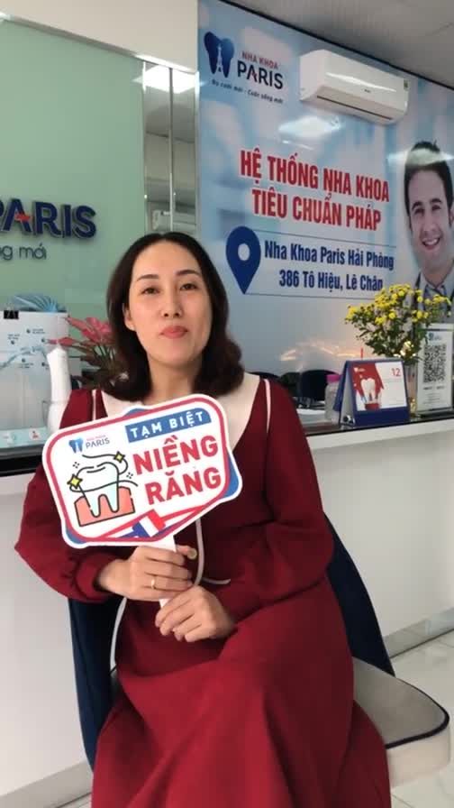 Khách hàng sau khi tháo Mắc cài chỉnh nha