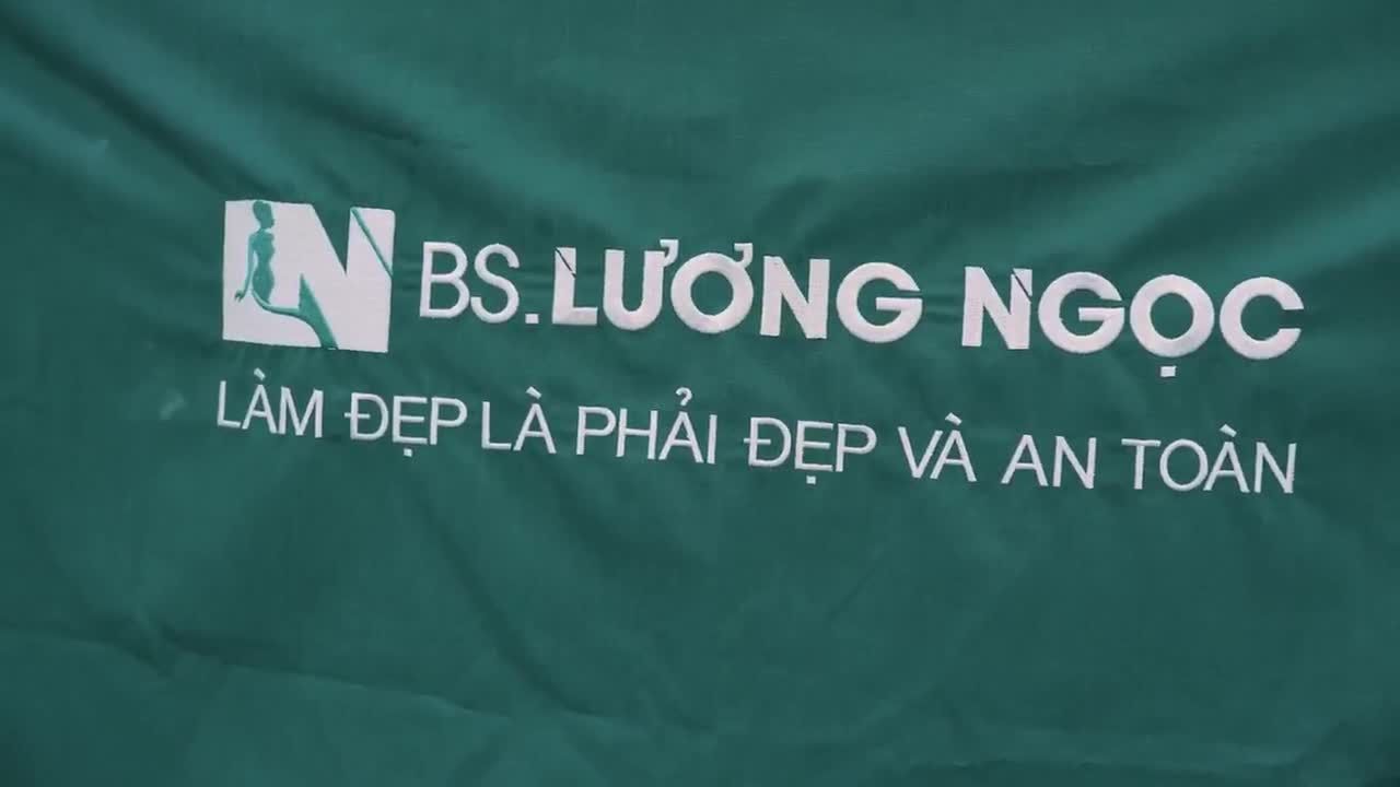 Sau hơn 2 giờ thực hiện hút mỡ kết hợp cấy mỡ tạo dáng vòng 3