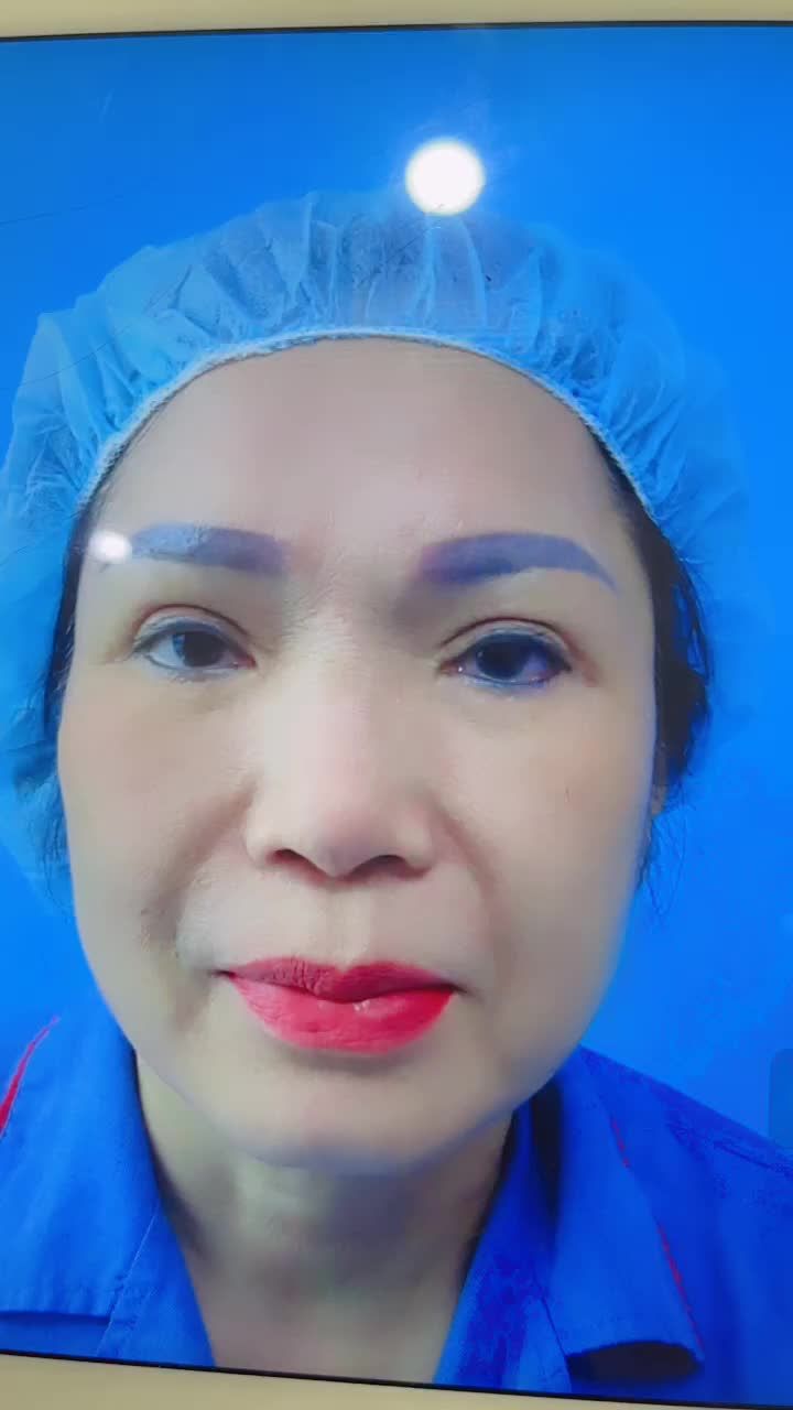 "Có tuổi rồi nhưng làm đẹp để mình vui lên tự tin hơn, tránh muộn phiền" lời chia sẻ của cô KH 63 tuổi sau khi nâng mũi