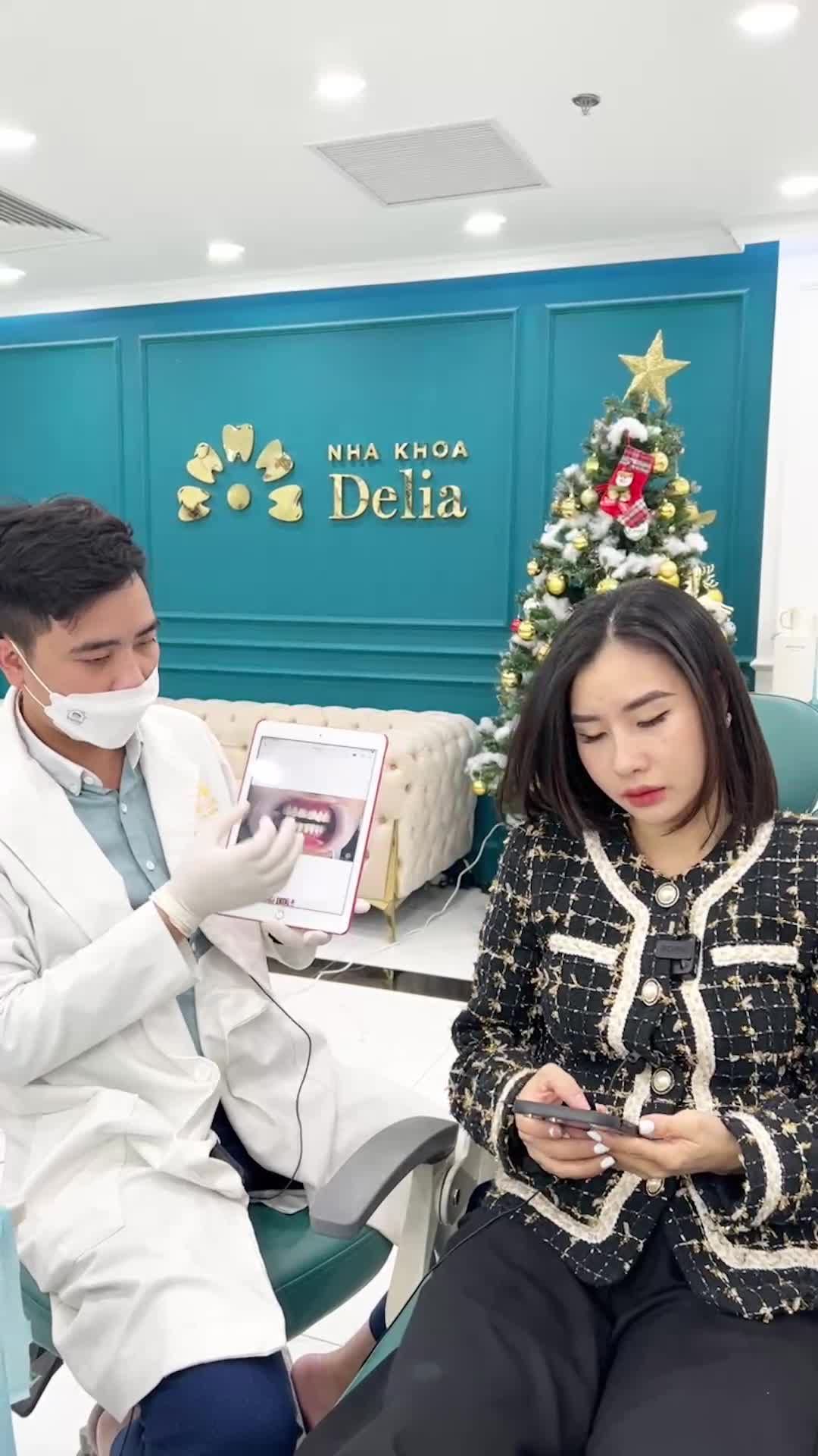 Chị Thảo sau 6 tháng thẩm mỹ răng sứ tại nha khoa Delia