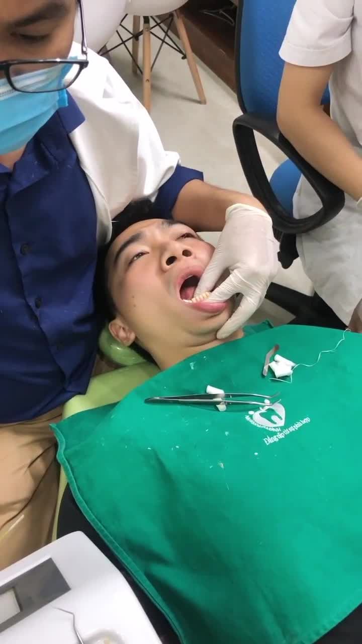 QUÁ TRÌNH DÁN SỨ VENEER CHO CHÀNG CA SĨ ĐIỂN TRAI