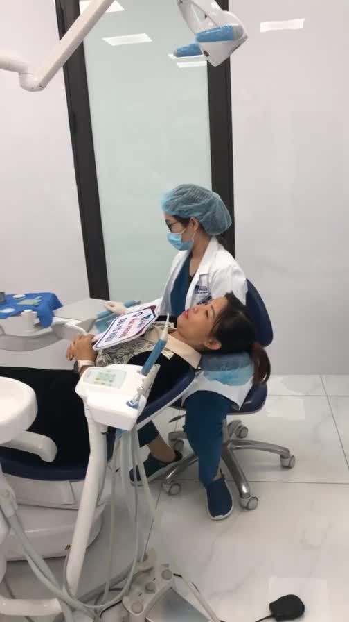 Cảm nhận của khách hàng và chia sẻ của bác sỹ sau 02 năm tới tái khám , VSR định kỳ của khách hàng làm răng sứ toàn hàm tại nha khoa Paris Hải Phòng