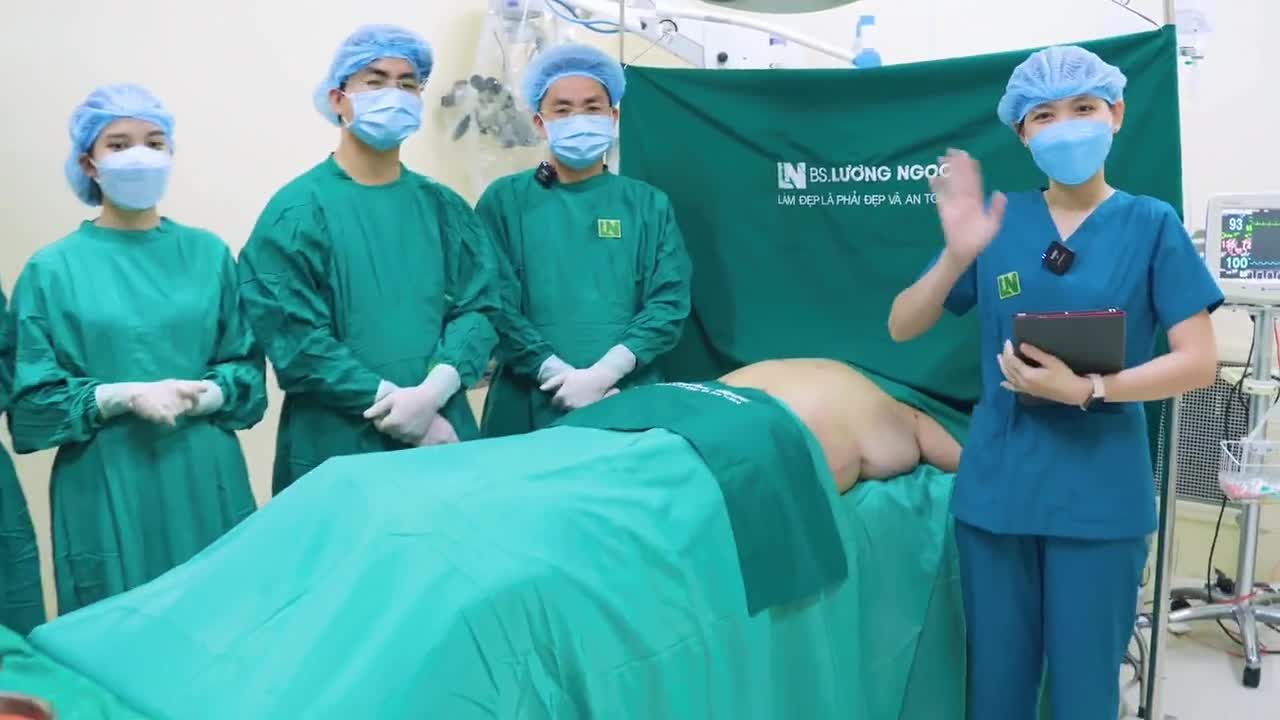 Vì ngấn mỡ dày, lâu năm nên vùng da tại vùng cánh tay của trường hợp Khách hàng hôm nay có dấu hiệu chảy xệ nặng.