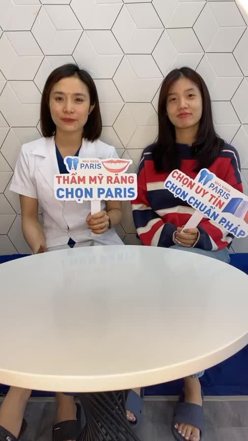 Khách hàng sau khi tháo mắc cài tại Nha khoa Paris - Chi Nhánh Đà Nẵng