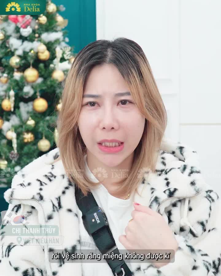 Chị Thanh Thủy sau thẩm mỹ 20 răng sứ tại nha khoa Delia.