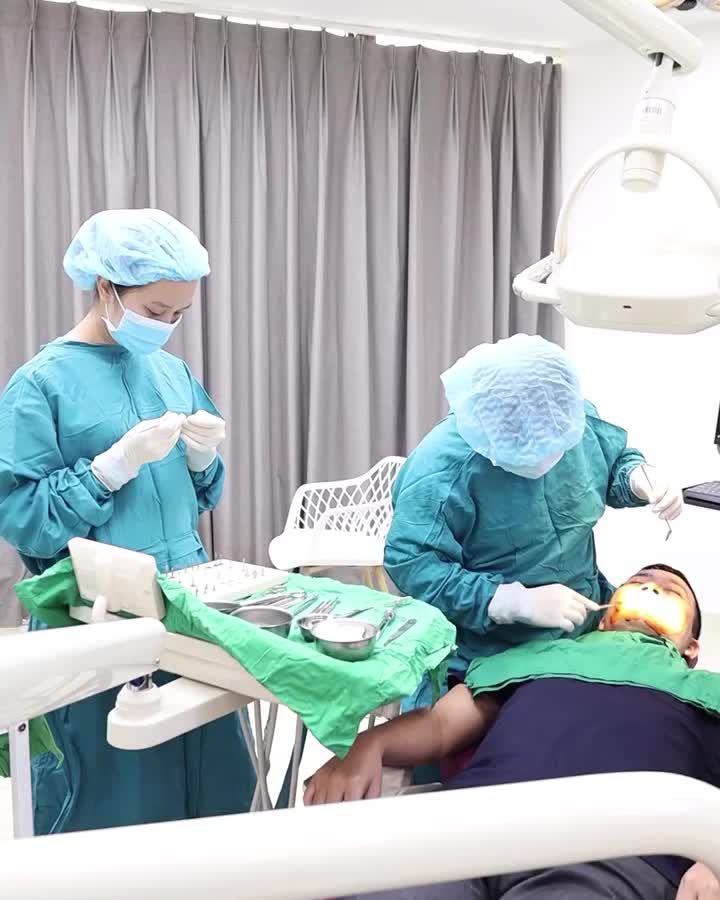 Tiêu xương lâu năm có cấy được Implant?