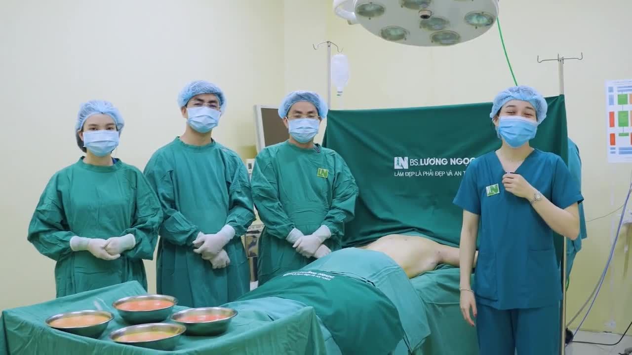 Ekip Bác sĩ Lương Ngọc đã hoàn thành ca thực hiện hút mỡ tạo dáng cho trường hợp hôm nay