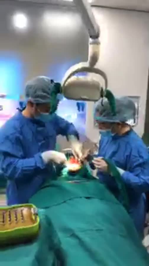  Cấy ghép Trụ Dentium HQ cho bạn khách hàng nữ 22 tuổi đến từ Hà Nội