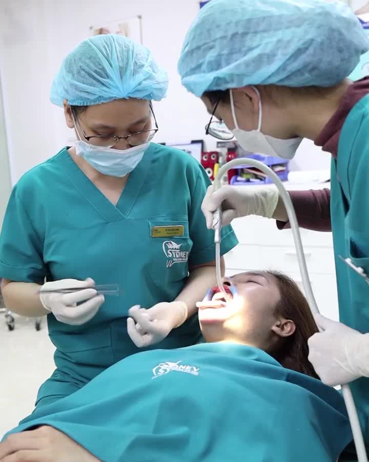 Tuổi tác có ảnh hưởng đến kết quả niềng răng không?