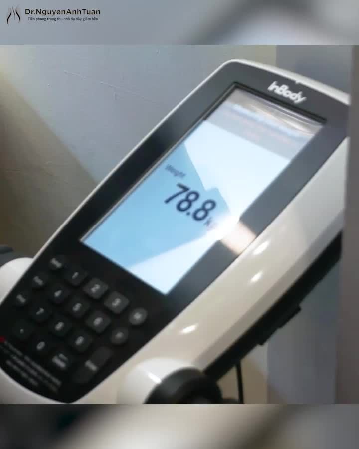 Tái khám sau 1 tháng phẫu thuật, bệnh nhân chia tay 10,5kg mỡ thừa với nụ cười thỏa mãn,  hoàn toàn hài lòng với kết quả mà bác sĩ và bản thân đã cố gắng!