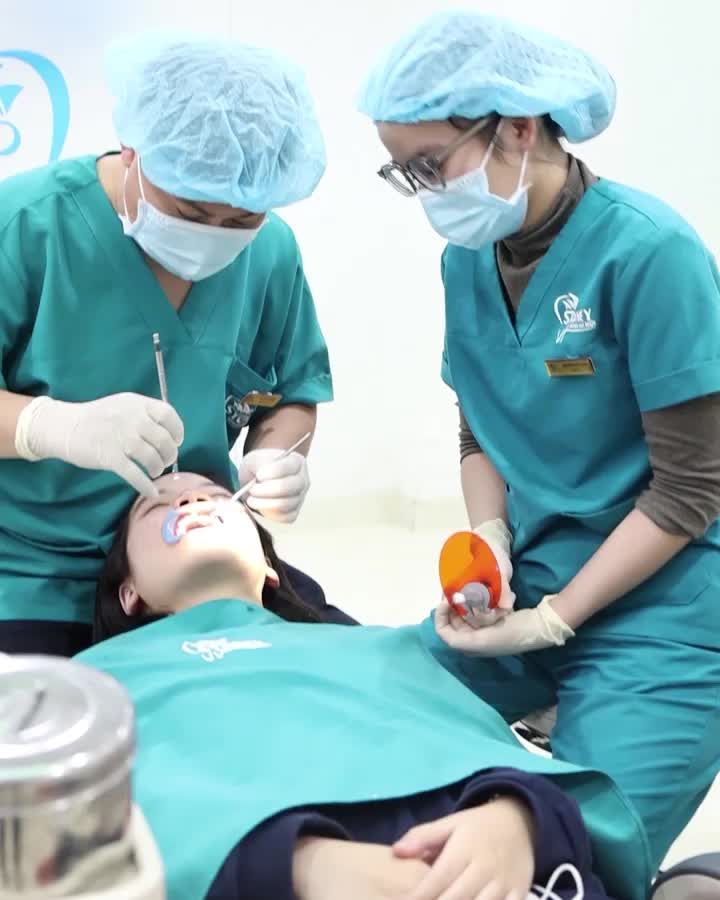 Niềng răng chữa cười hở lợi có được không?