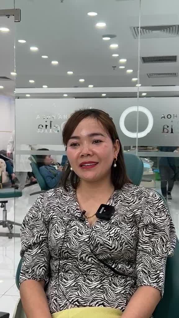 Chị Hồ Thị Ngân sau thẩm mỹ răng sứ tại nha khoa Delia…