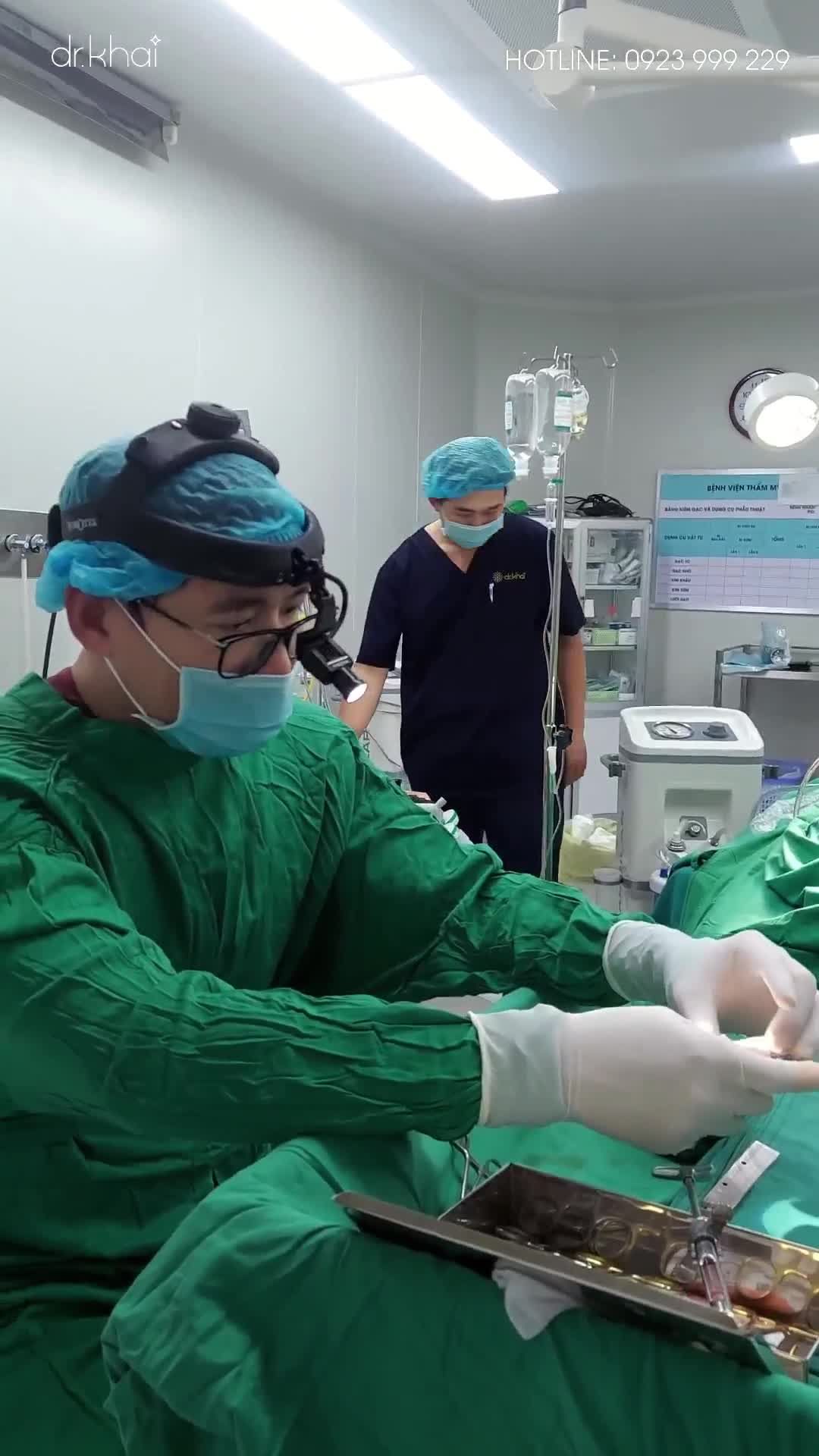 BÁC SĨ KHẢI TẠO DÁNG SỤN SƯỜN TOÀN PHẦN