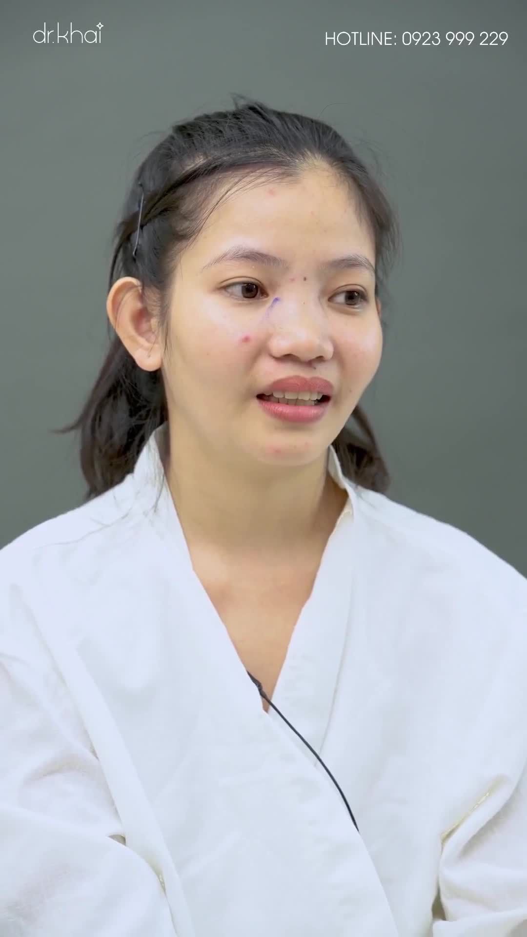 CHỊ KHÁCH HÀNG THÍCH NÂNG MŨI PHONG THỦY ĐỂ MAY MẮN TRONG KINH DOANH