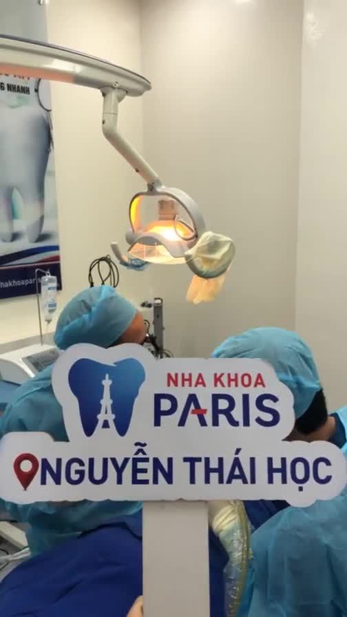 Ca cấy trụ ETK Paris (Pháp) + Ghép lợi cho chị KH đến từ Long An