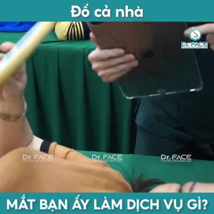 ĐỐ CẢ NHÀ MẮT BẠN ẤY LÀM DỊCH VỤ GÌ?