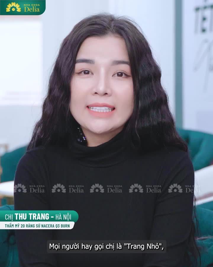 Chị Trang sau thẩm mỹ răng sứ tại nha khoa Delia.
