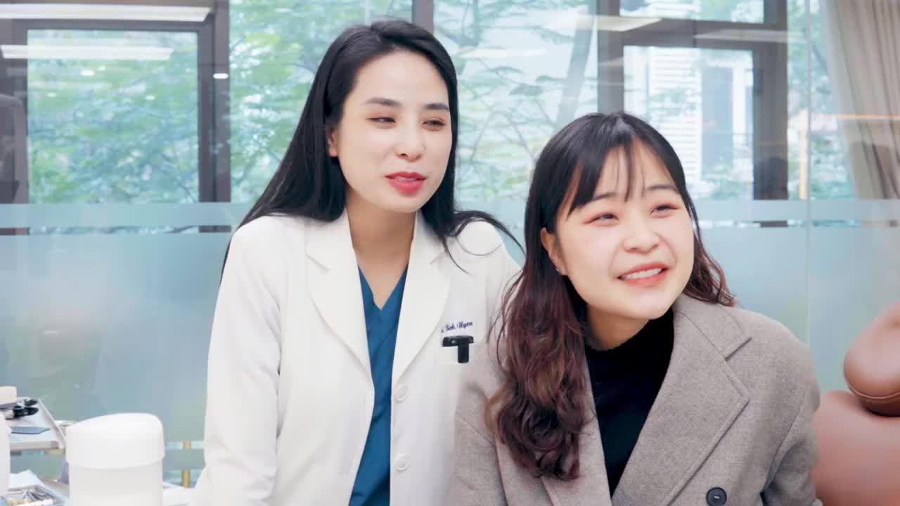 VƯỢT GẦN NỬA VÒNG TRÁI ĐẤT VỀ NƯỚC LÀM RĂNG, VIỆT KIỀU NHẬN CÁI KẾT NGỌT NGÀO
