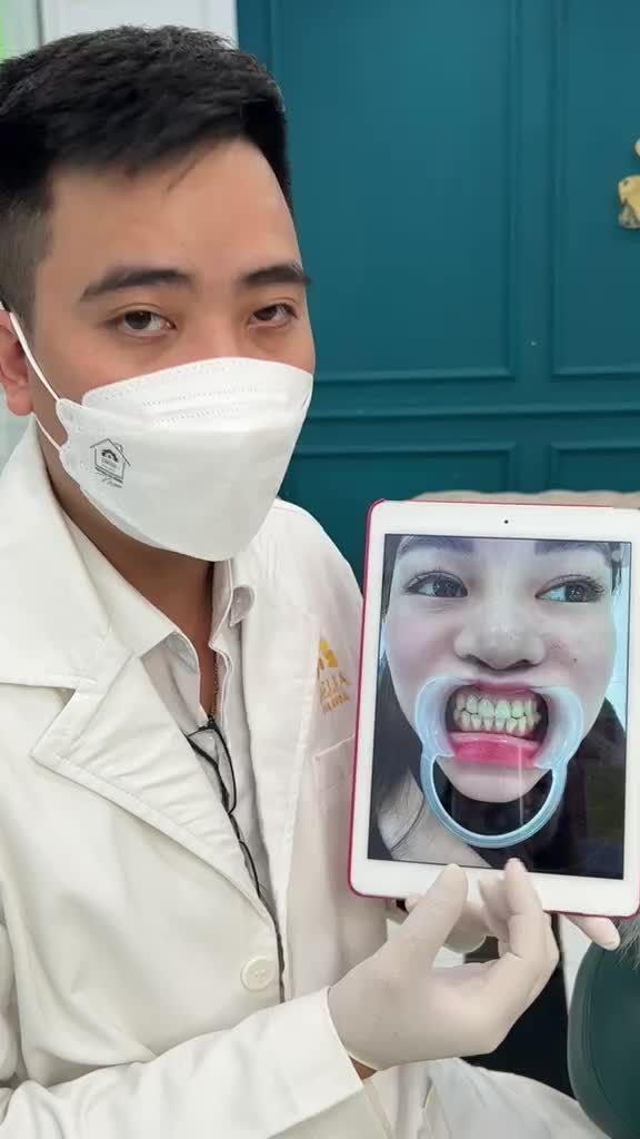 Chị Thúy Điệp đến với nha khoa Delia