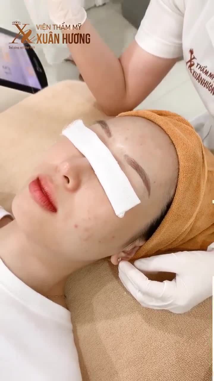 Lông mày lỗi hỏng, trổ màu đỏ, xanh, đen khó cỡ nào VTM Xuân Hương đều xử lý được.