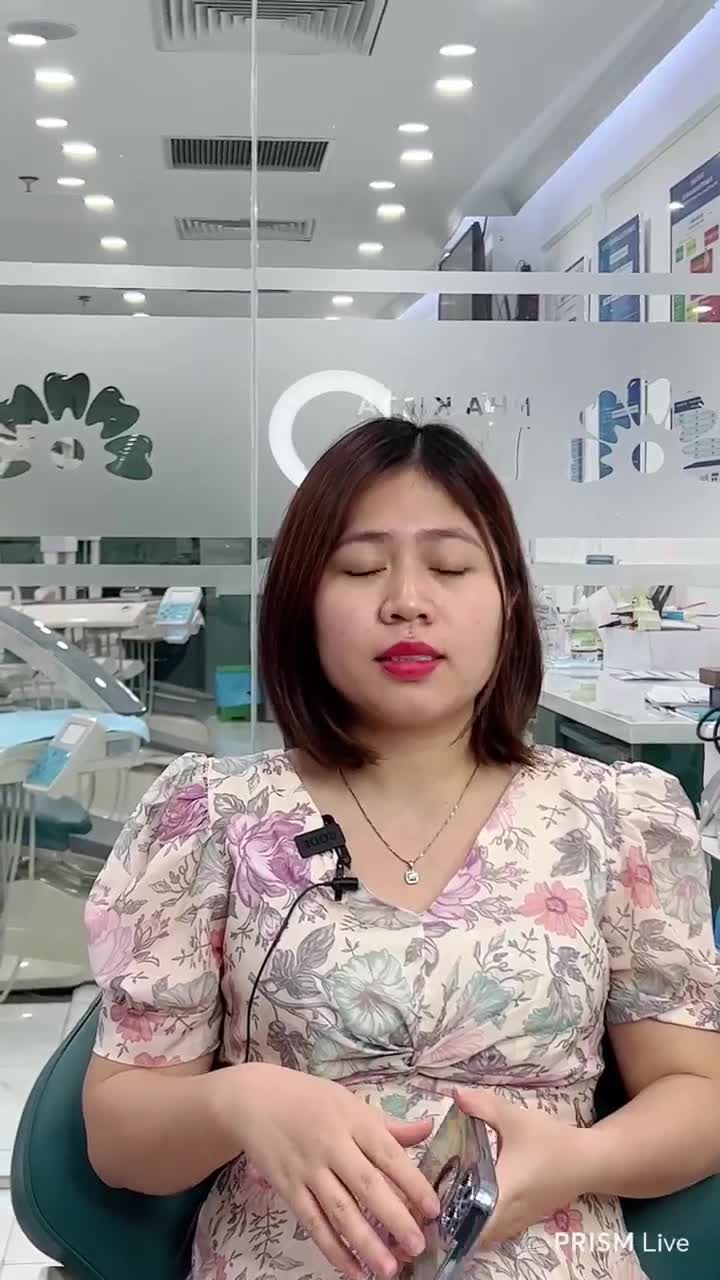 Gặp lại chị Đinh Hằng trong ngày tái khám sau 8 tháng thẩm mỹ răng sứ tại Delia